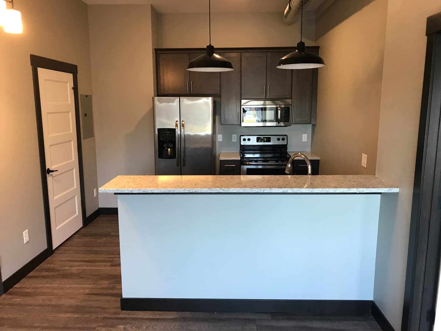Cedar Rapids Apartment: 460 12th Avenue SE