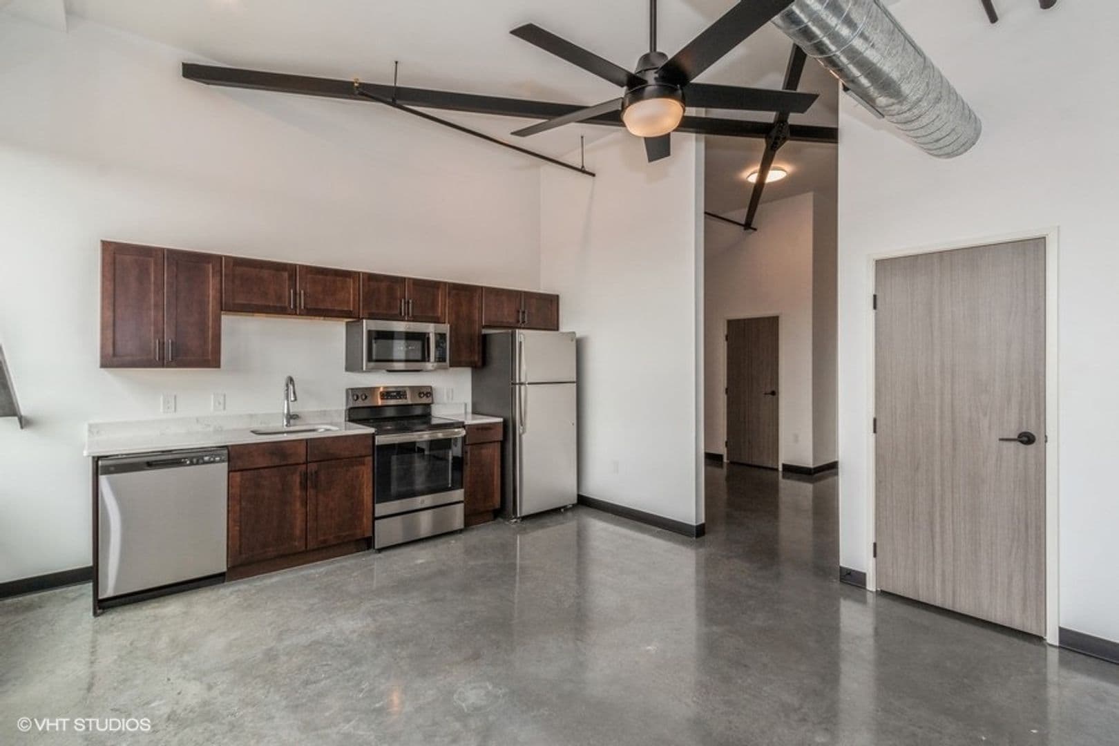 Cedar Rapids Apartment: 916 16th St NE
