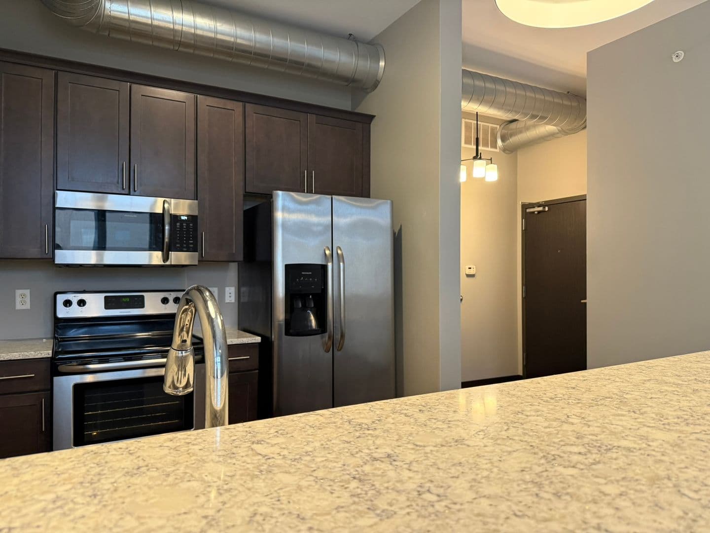 Cedar Rapids Apartment: 460 12th Avenue SE