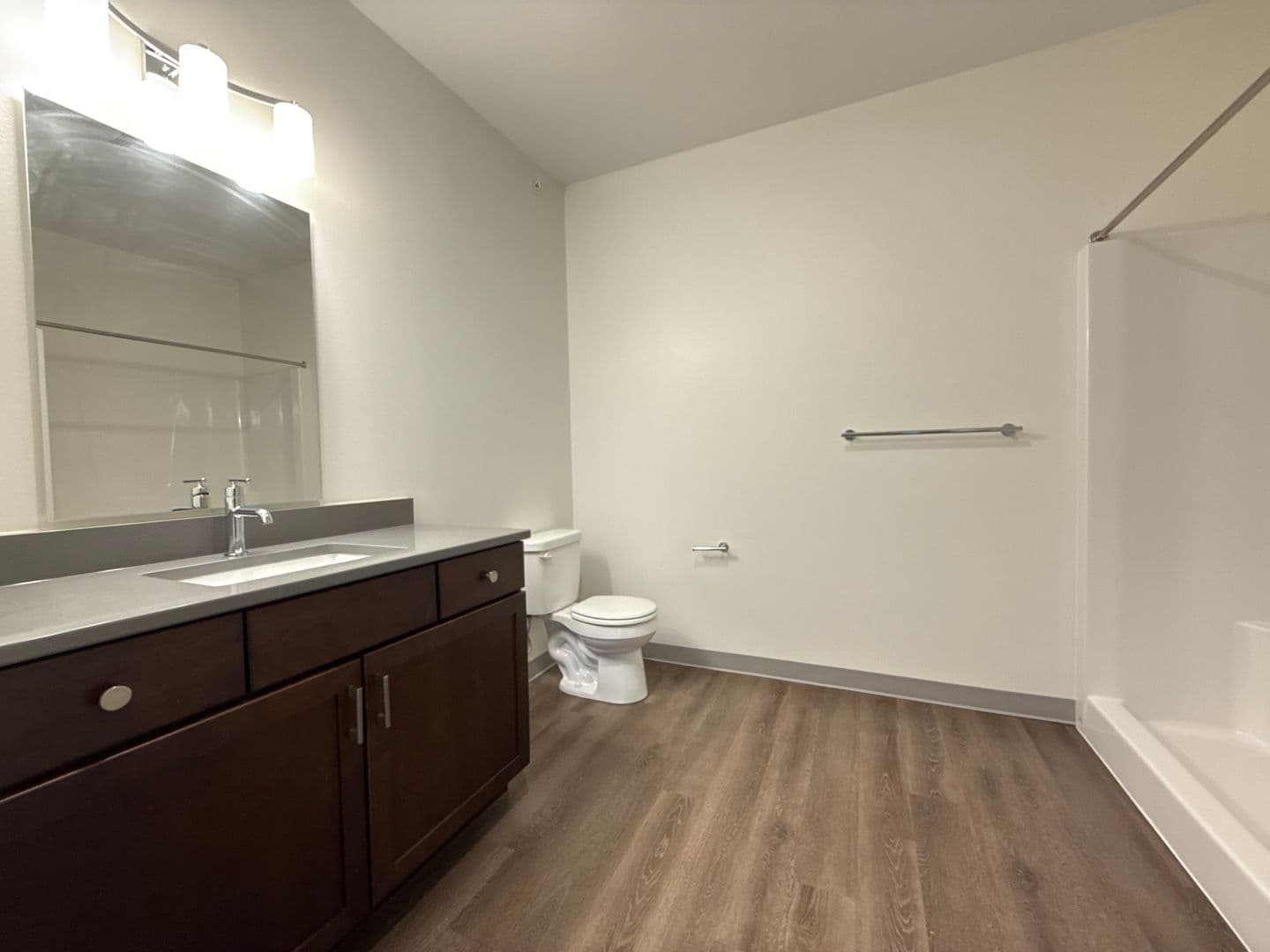 Cedar Rapids Apartment: 930 16th Street NE