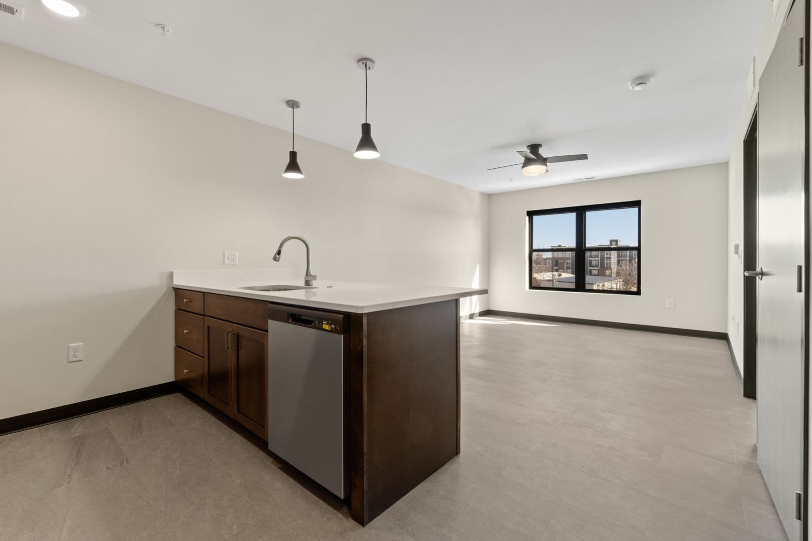 Cedar Rapids Apartment: 275 1st Ave SW
