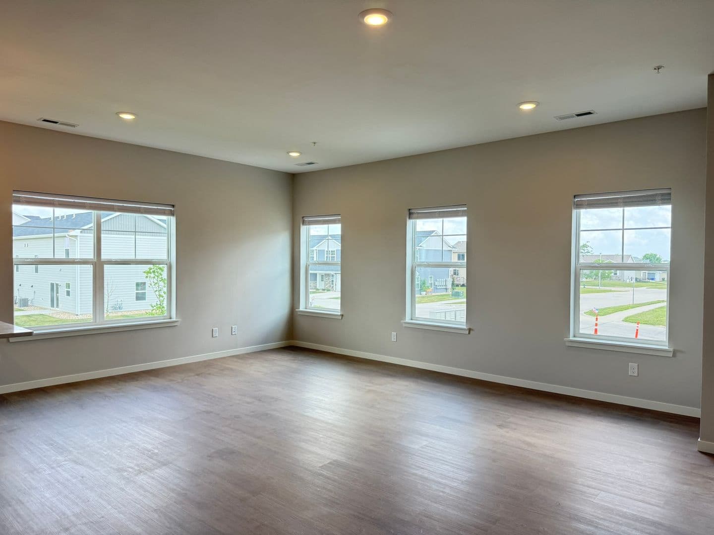 Cedar Rapids Townhome: 143 Ellen Ln SW - Unit #3