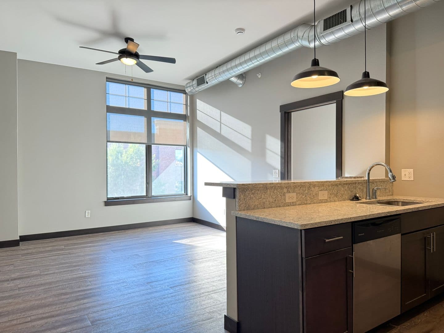 Cedar Rapids Apartment: 460 12th Avenue SE