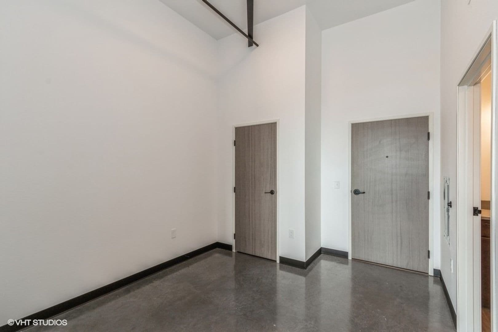Cedar Rapids Apartment: 916 16th St NE