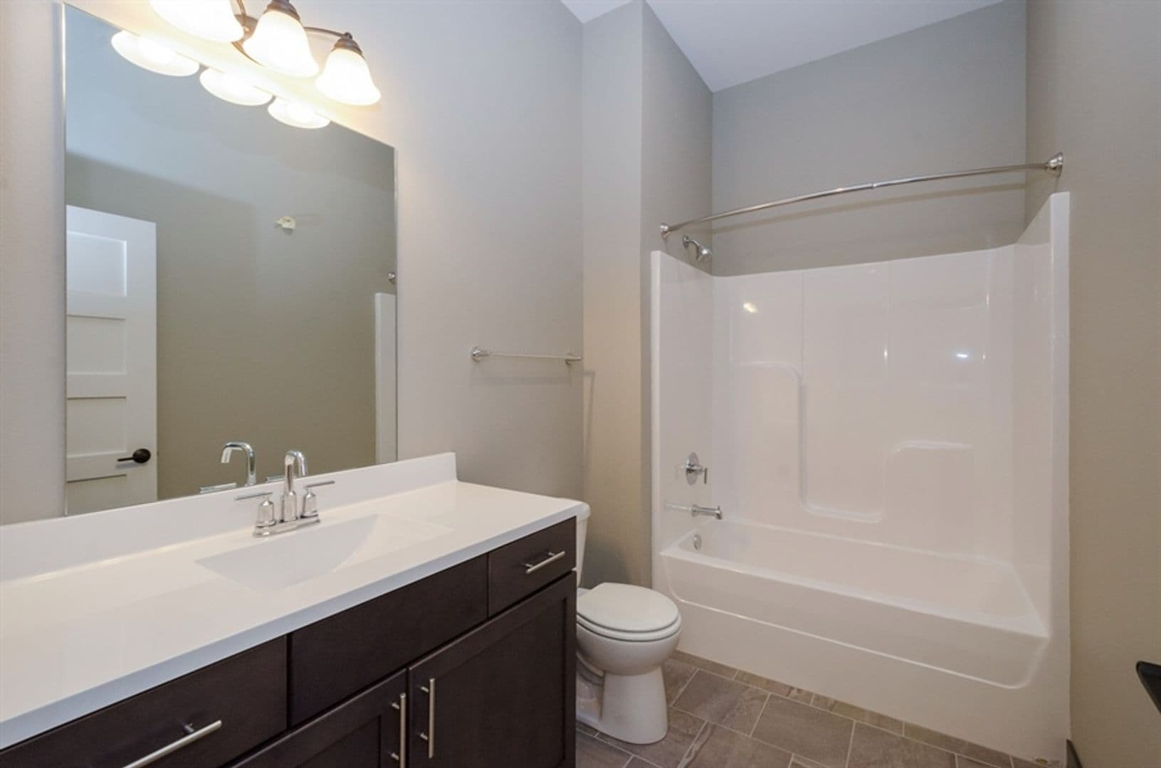 Cedar Rapids Apartment: 1050 Depot Lane SE