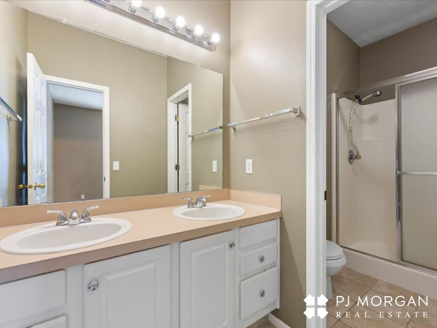 Omaha House: 14464 Saratoga