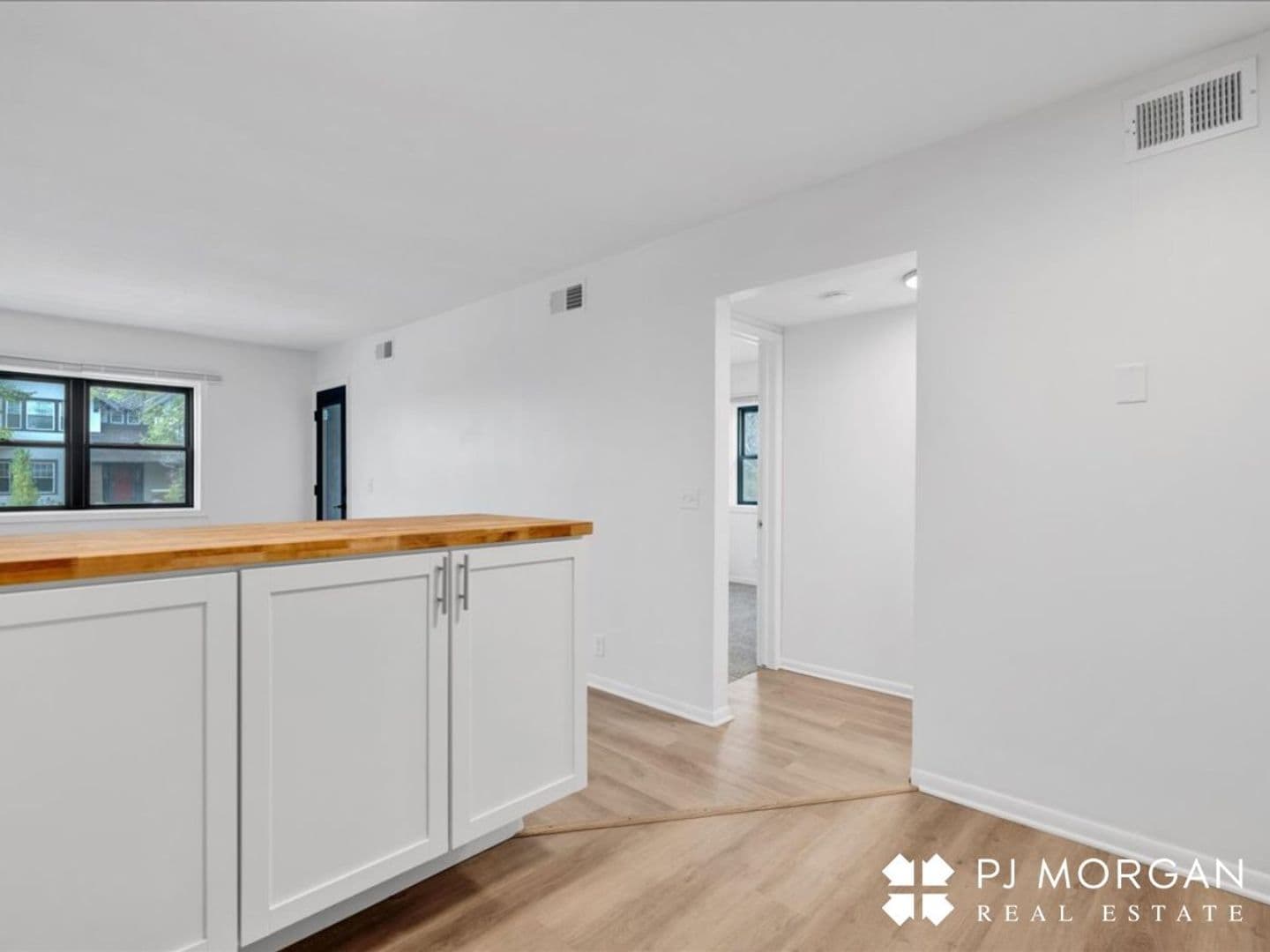 Omaha Apartment: 725 S. 37th St