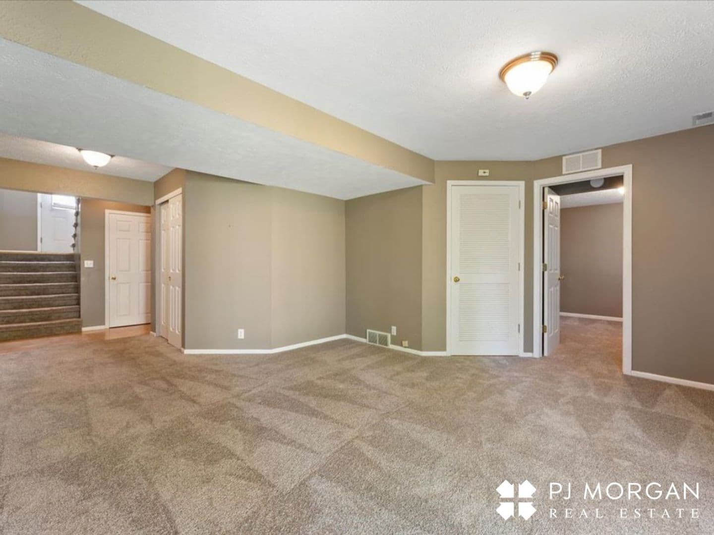 Omaha House: 14464 Saratoga