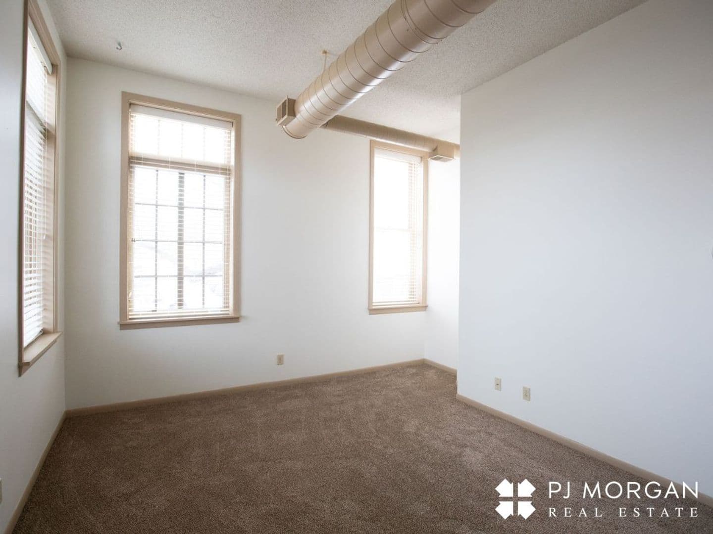 Omaha Apartment: 1402 1/2 S 13th St