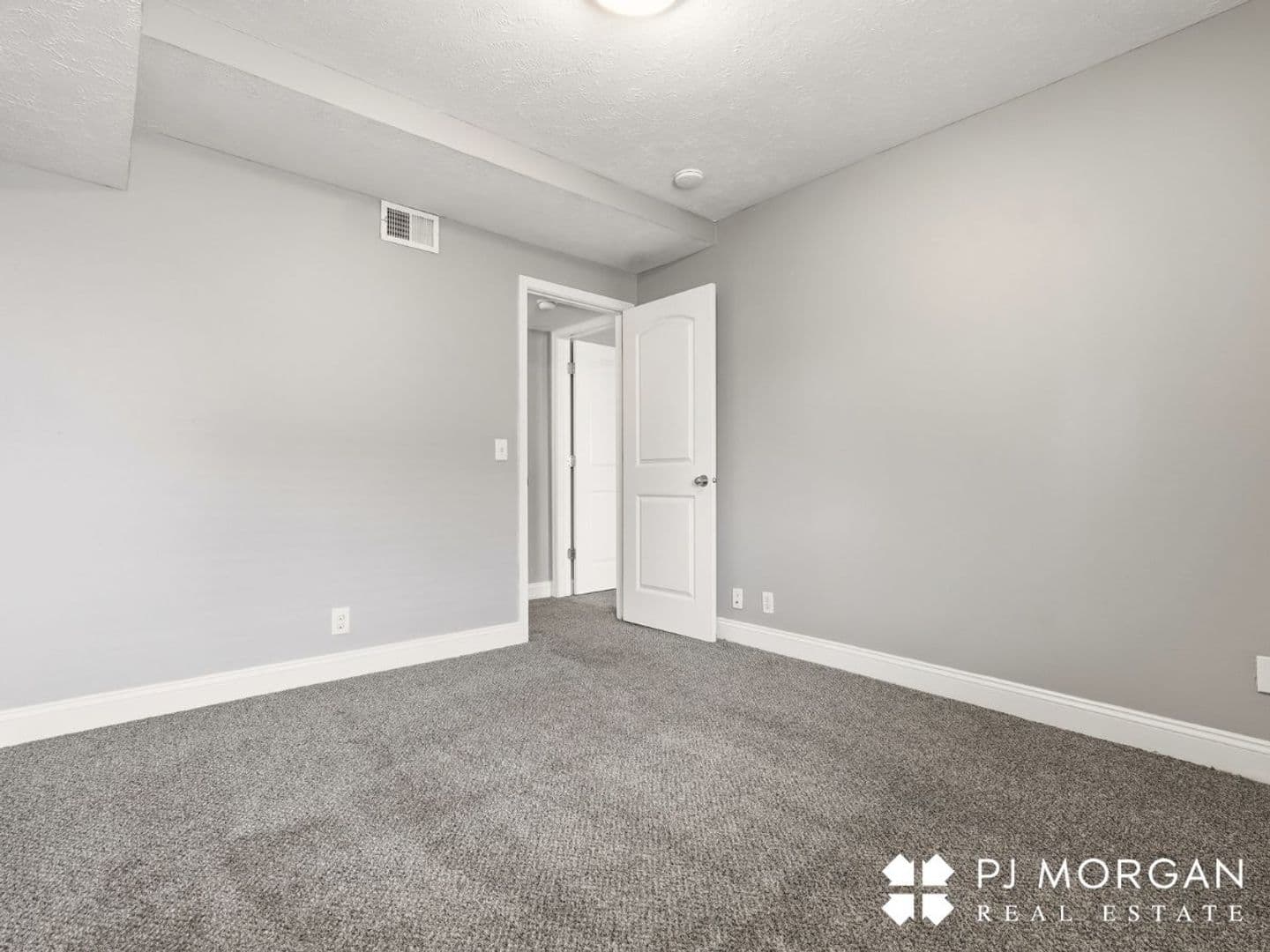 Omaha Apartment: 810 North 107th Avenue