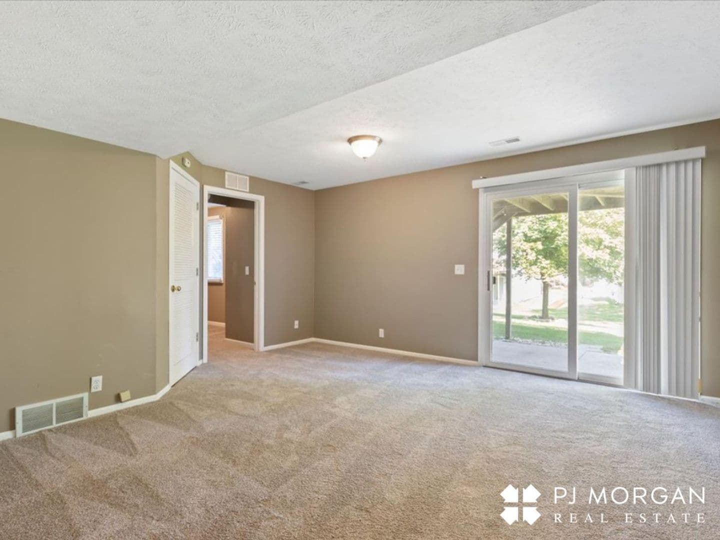 Omaha House: 14464 Saratoga