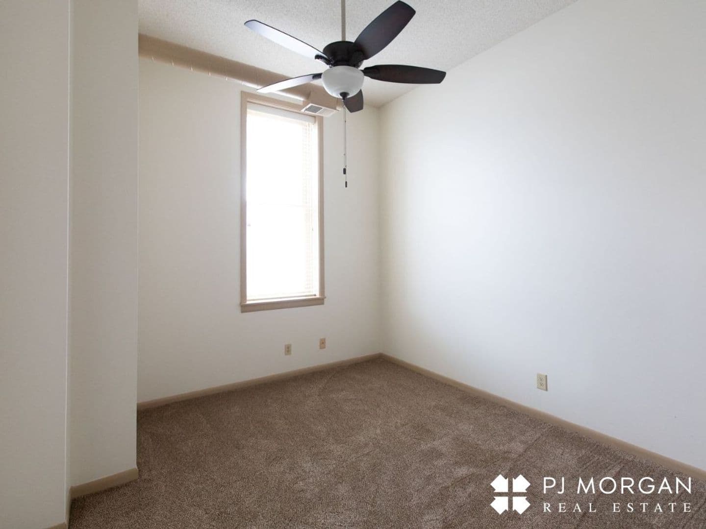 Omaha Apartment: 1402 1/2 S 13th St