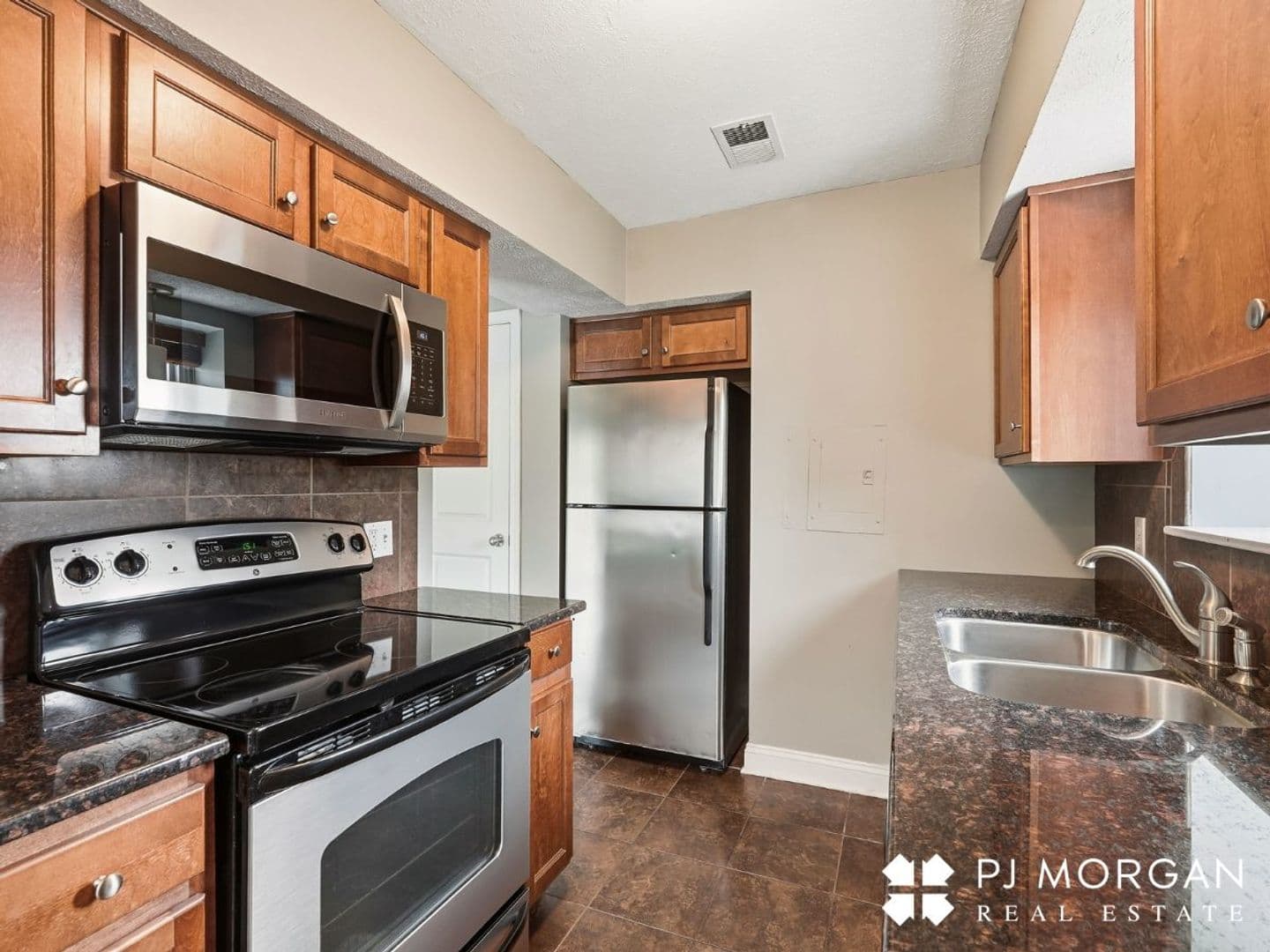 Omaha Apartment: 810 North 107th Avenue