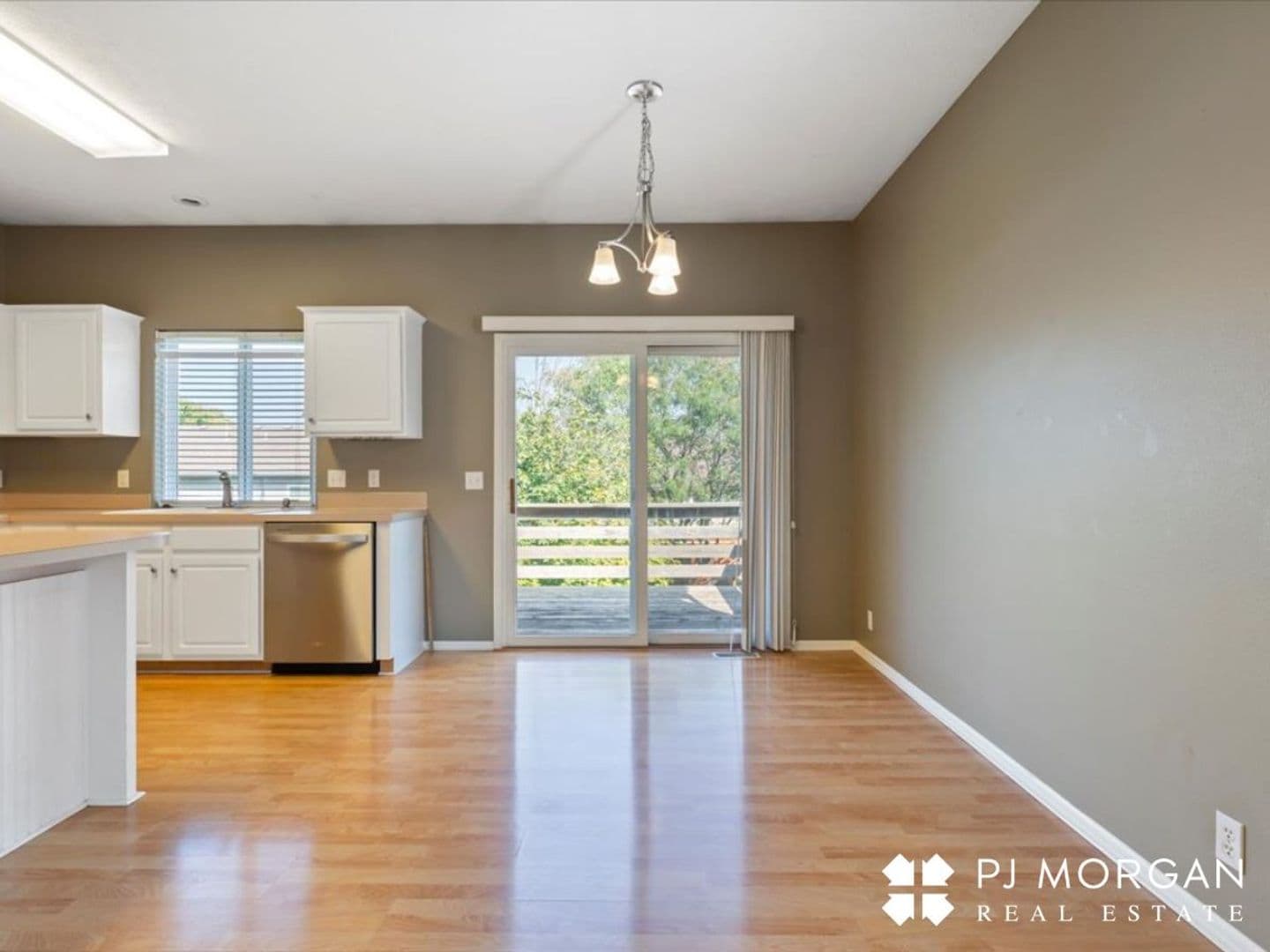 Omaha House: 14464 Saratoga