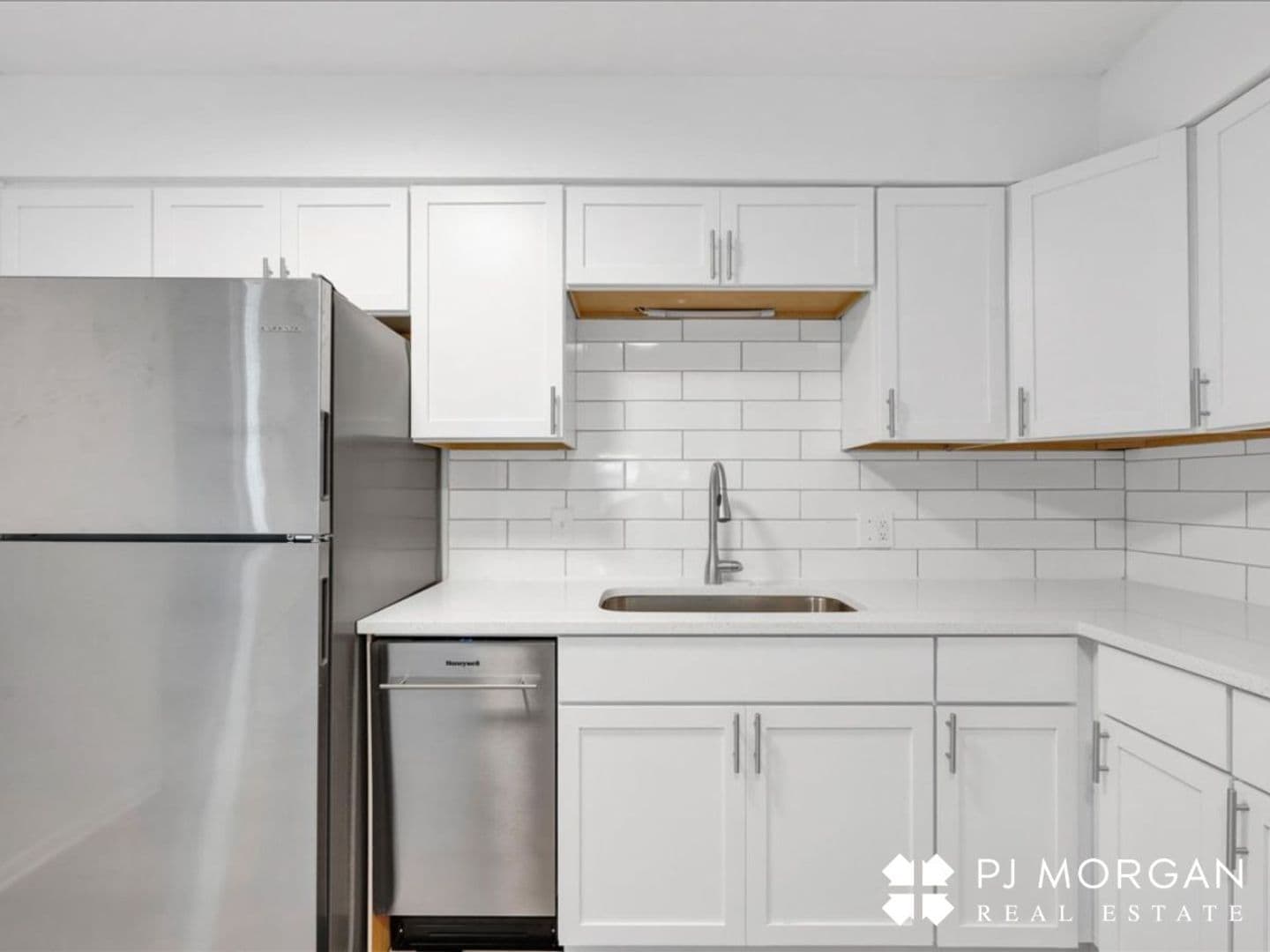 Omaha Apartment: 725 S. 37th St