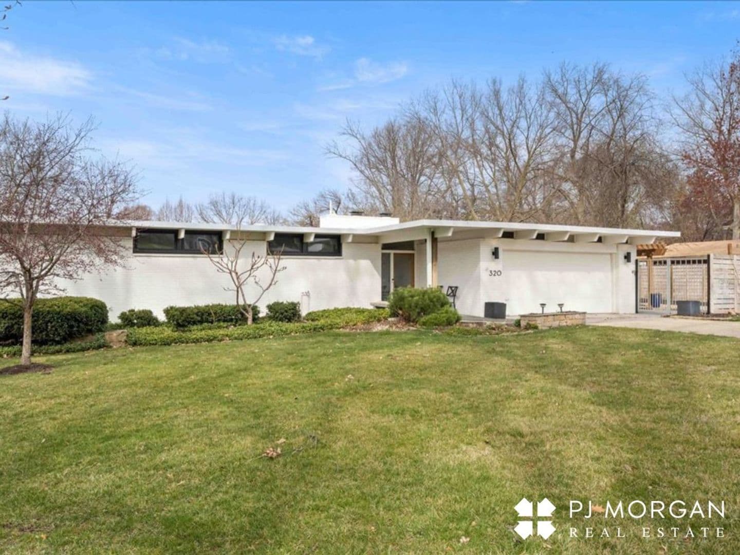 Omaha House: 320 N 68th Street