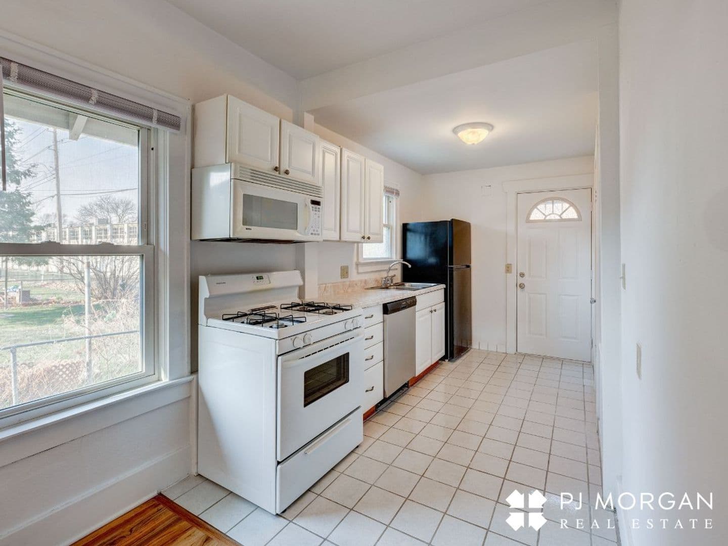 Omaha Apartment: 2122 S 35th Avenue
