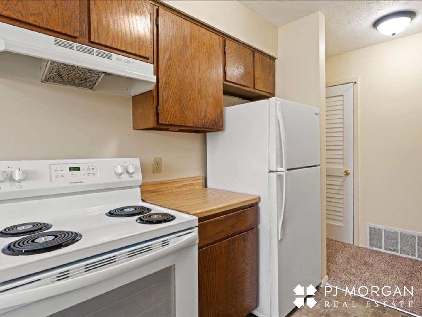 Omaha Apartment: 10808 Oakbrook Circle