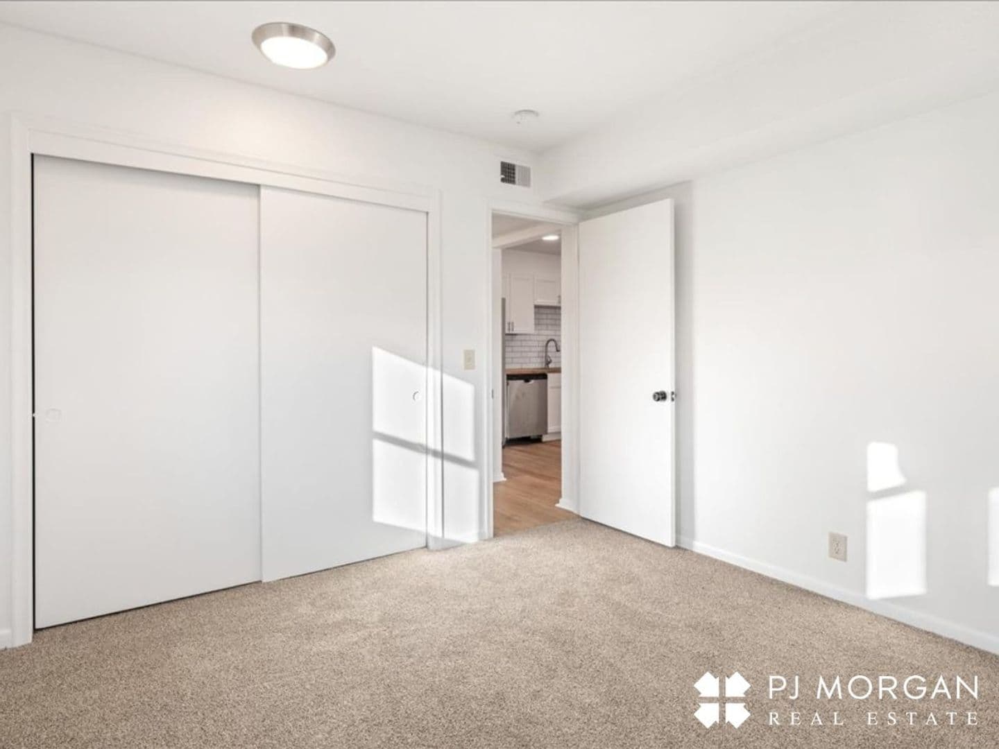 Omaha Apartment: 725 S. 37th St
