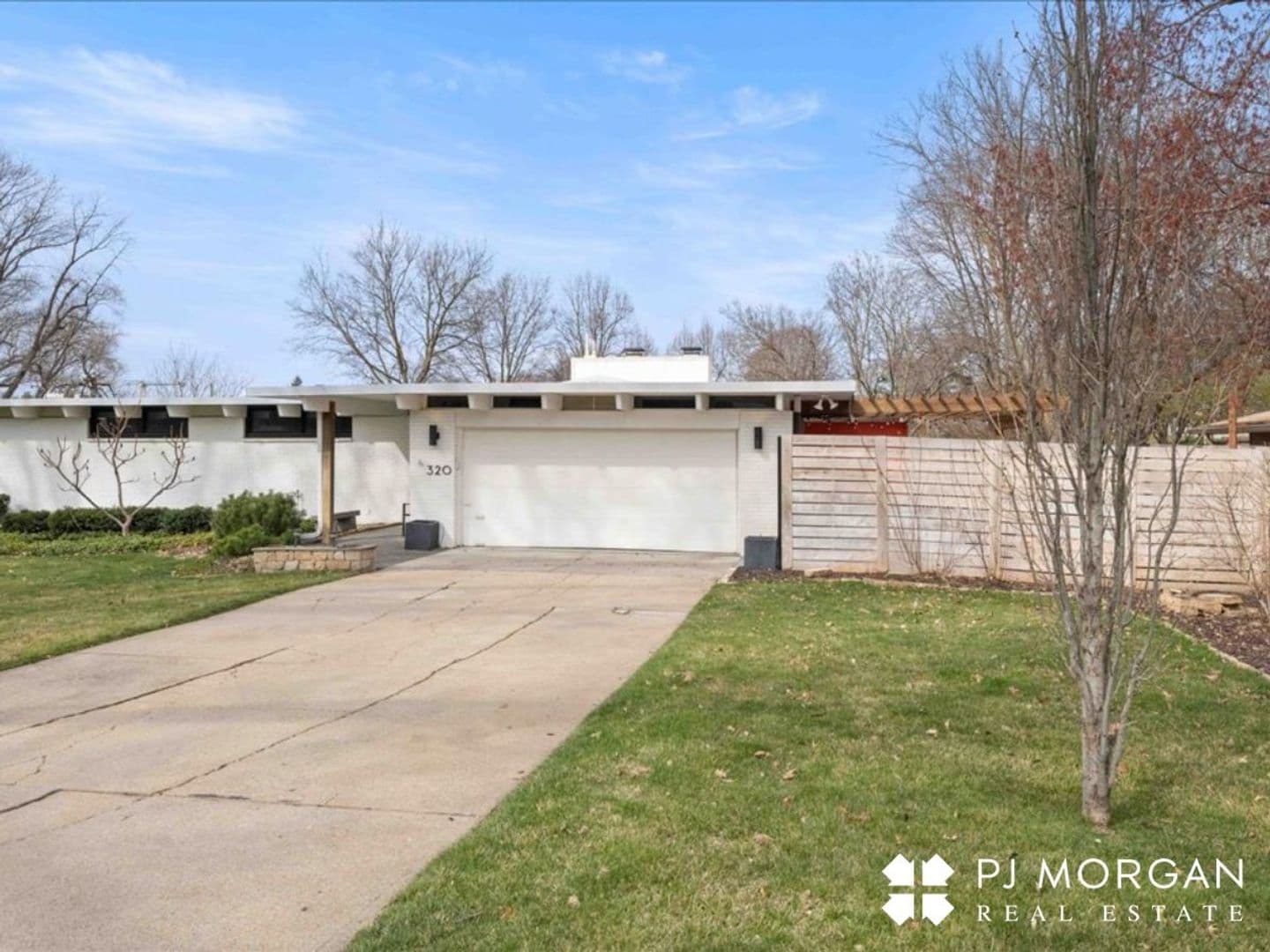 Omaha House: 320 N 68th Street