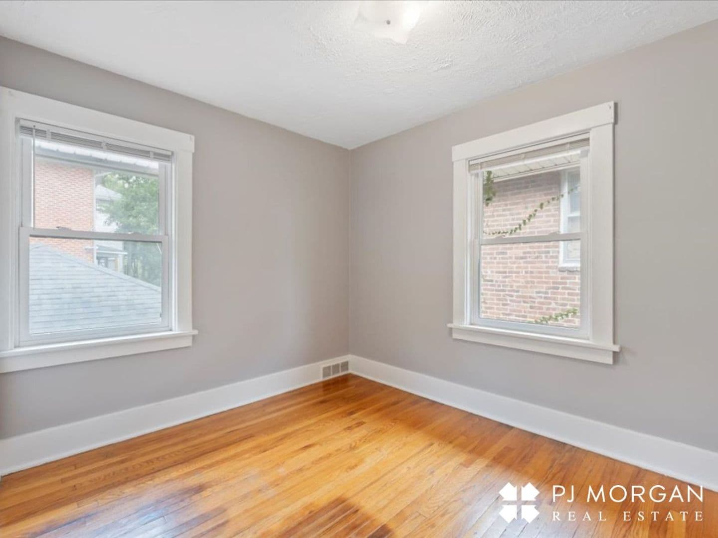 Omaha Apartment: 802-804 N 48th Street