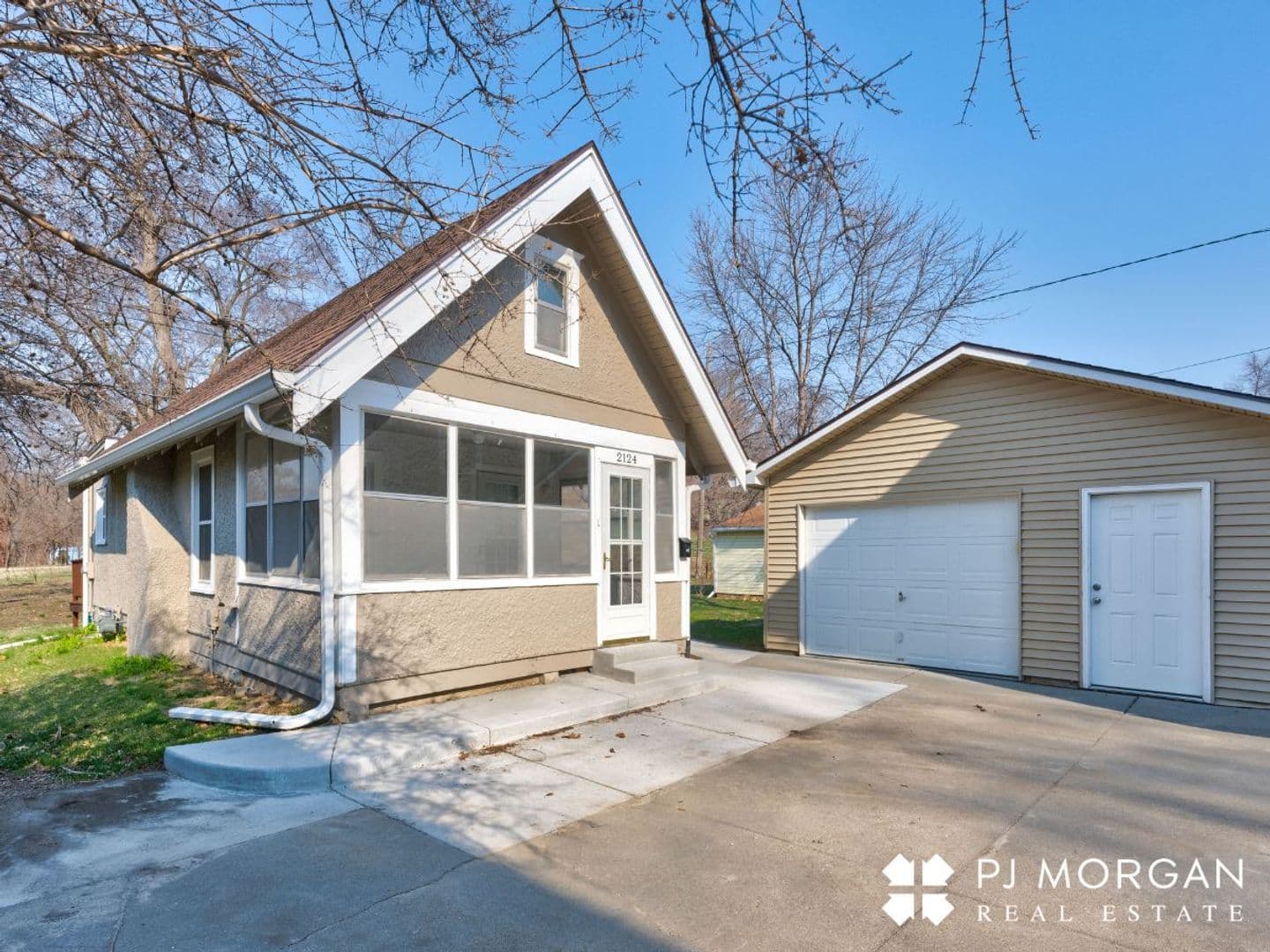 Omaha Apartment: 2122 S 35th Avenue