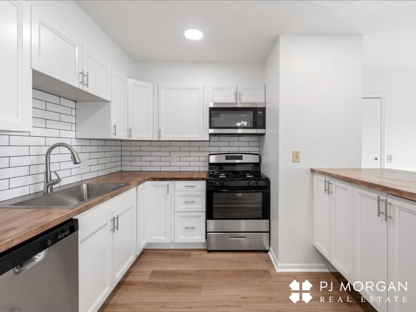 Omaha Apartment: 725 S. 37th St