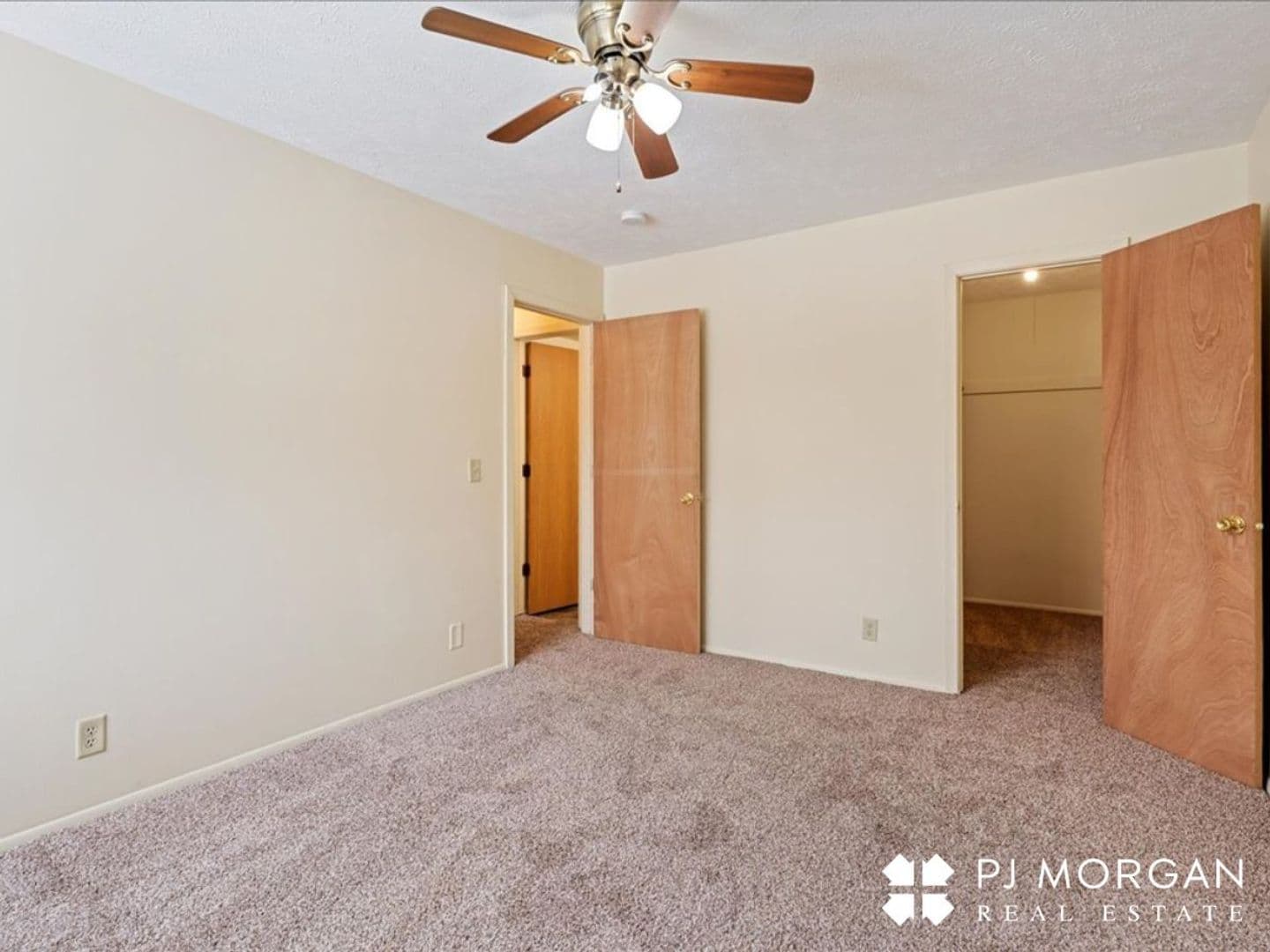 Omaha Apartment: 10808 Oakbrook Circle