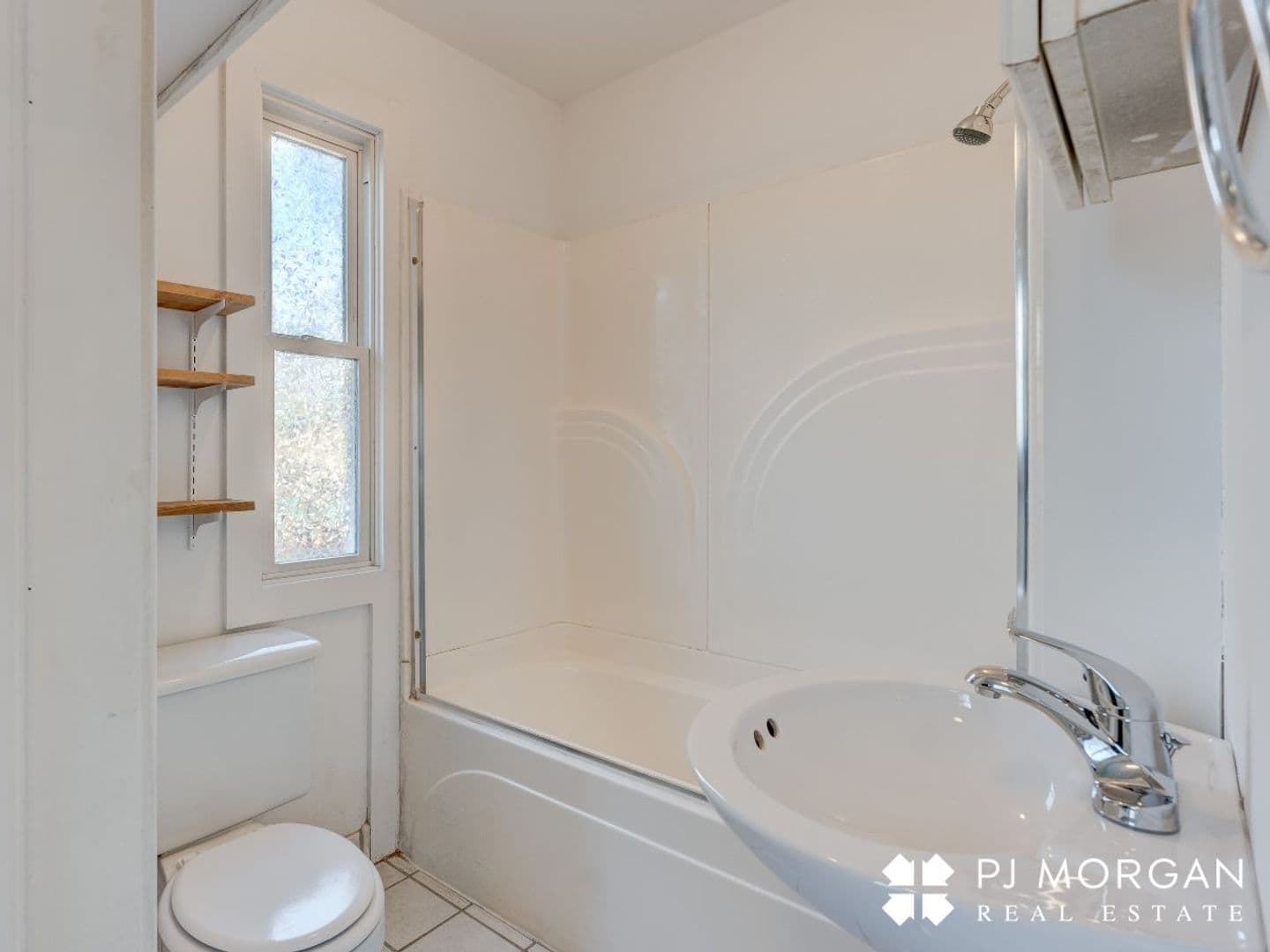 Omaha Apartment: 2122 S 35th Avenue
