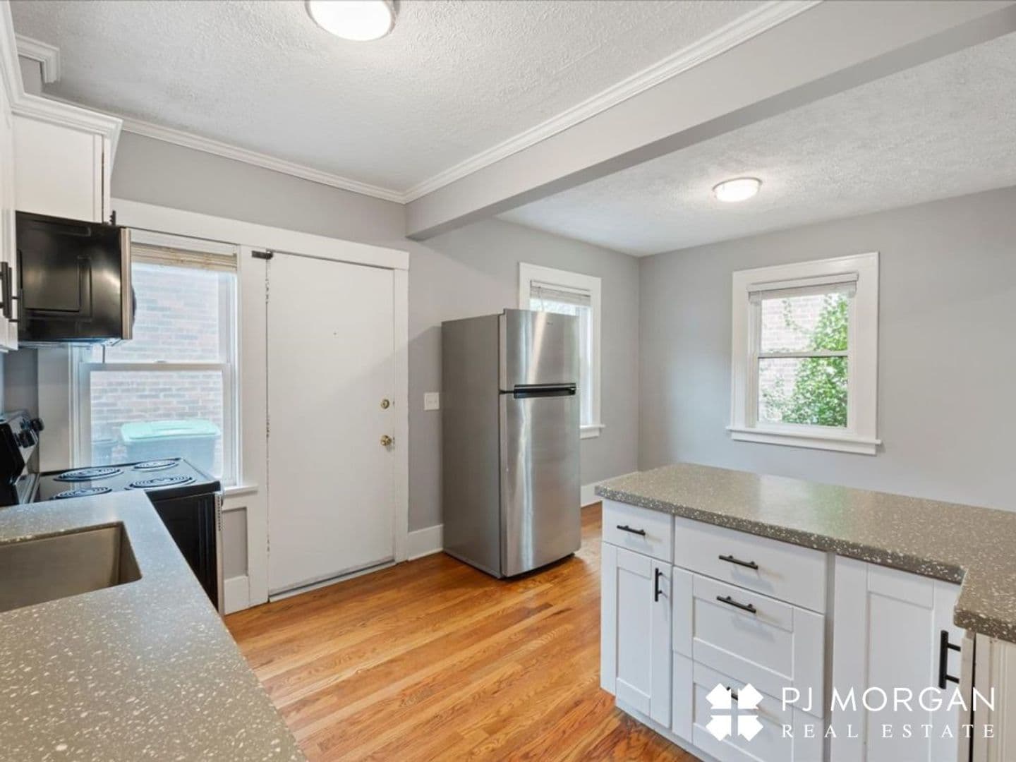 Omaha Apartment: 802-804 N 48th Street