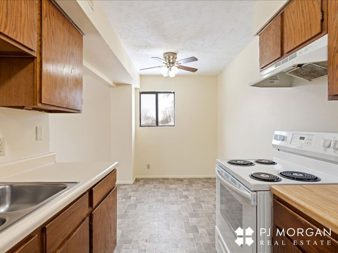 Omaha Apartment: 10808 Oakbrook Circle