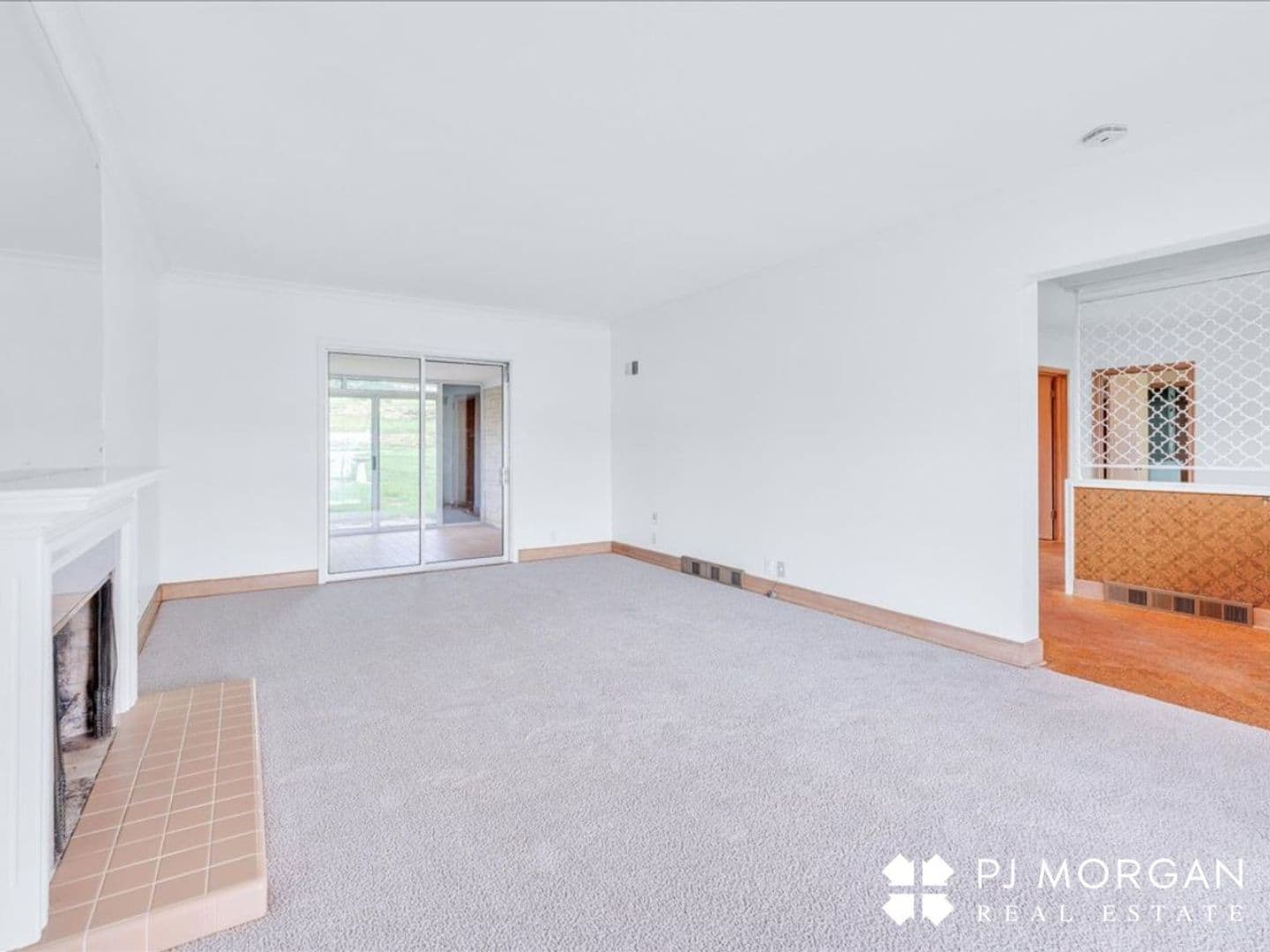 Omaha House: 304 S 84th St.