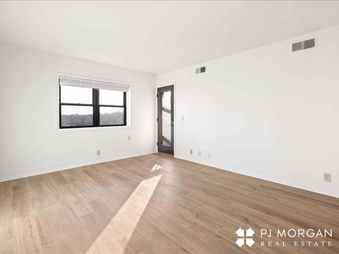 Omaha Apartment: 725 S. 37th St