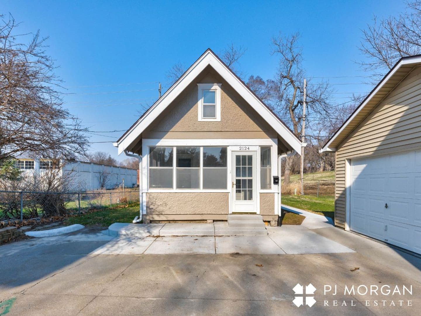 Omaha Apartment: 2122 S 35th Avenue