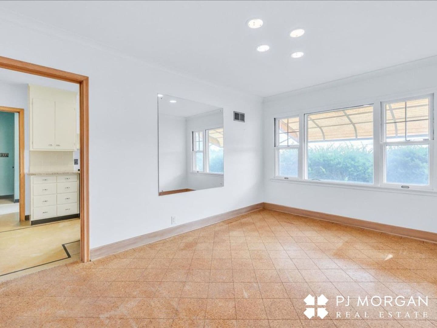 Omaha House: 304 S 84th St.