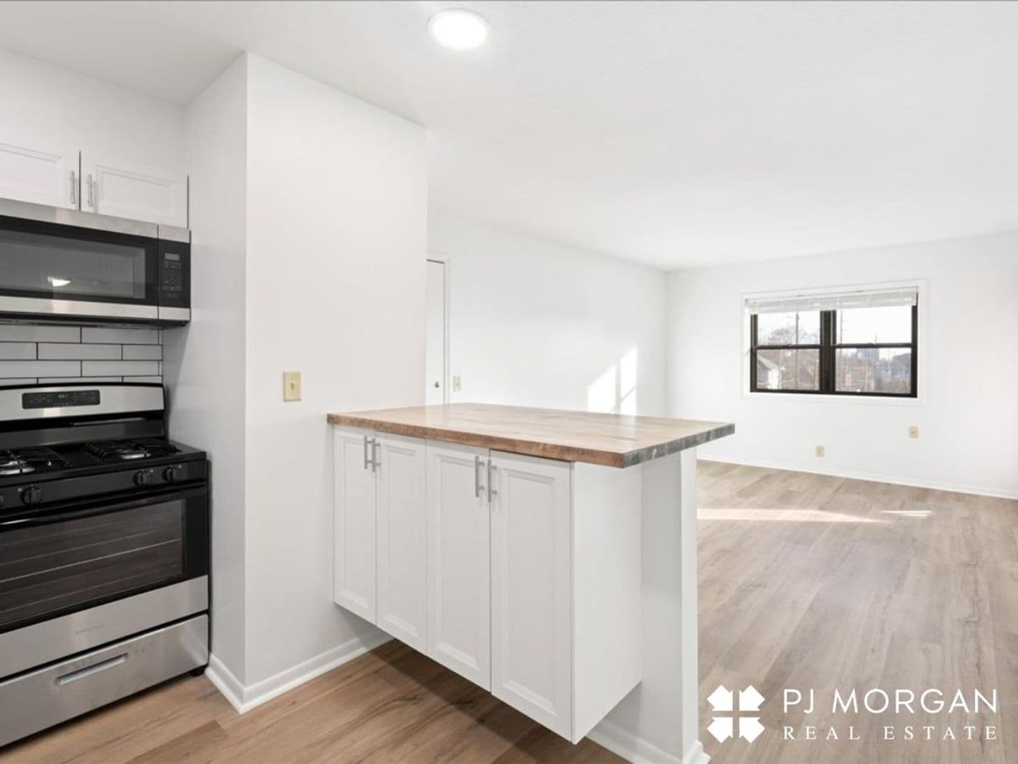 Omaha Apartment: 725 S. 37th St