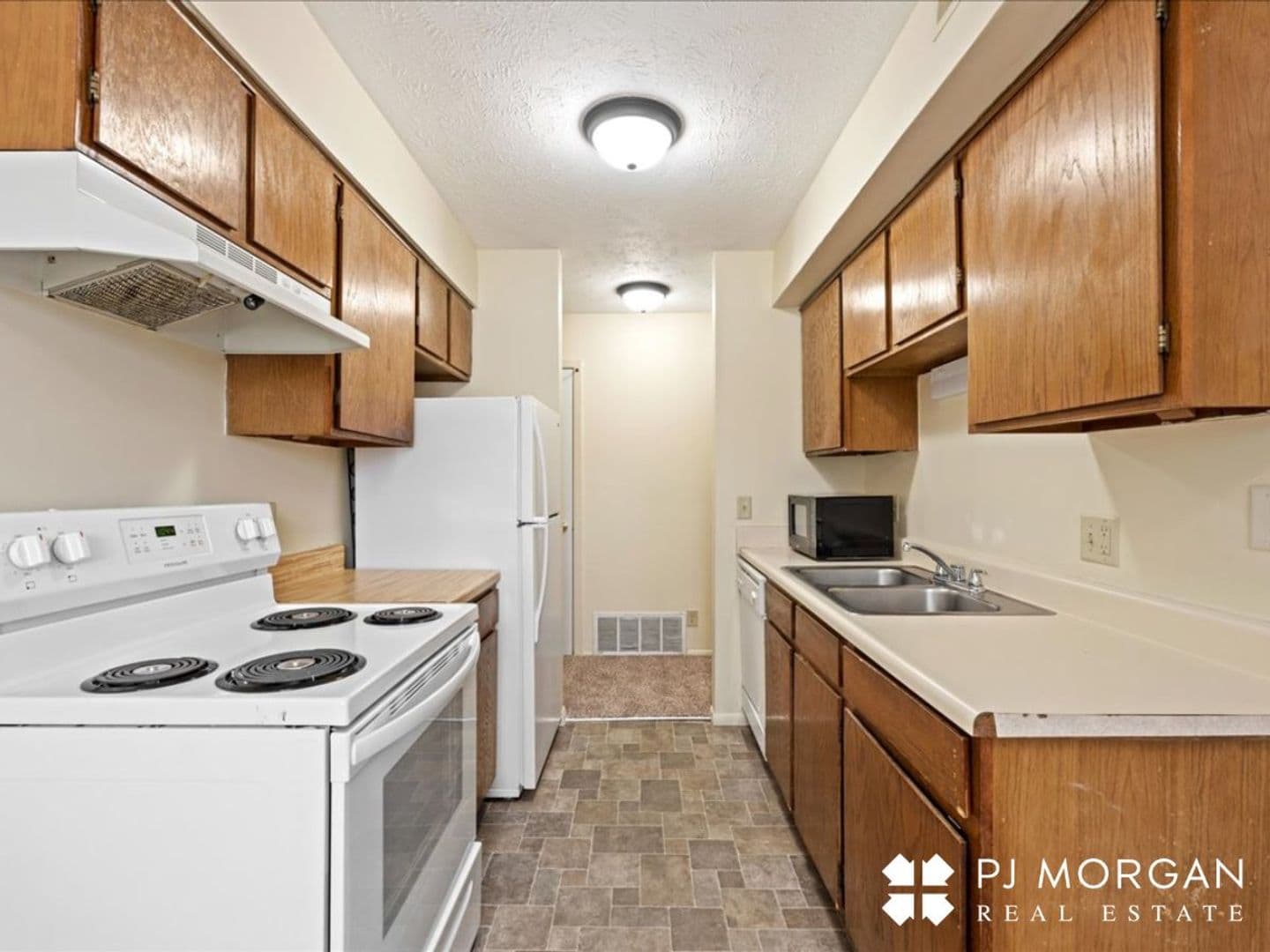 Omaha Apartment: 10808 Oakbrook Circle