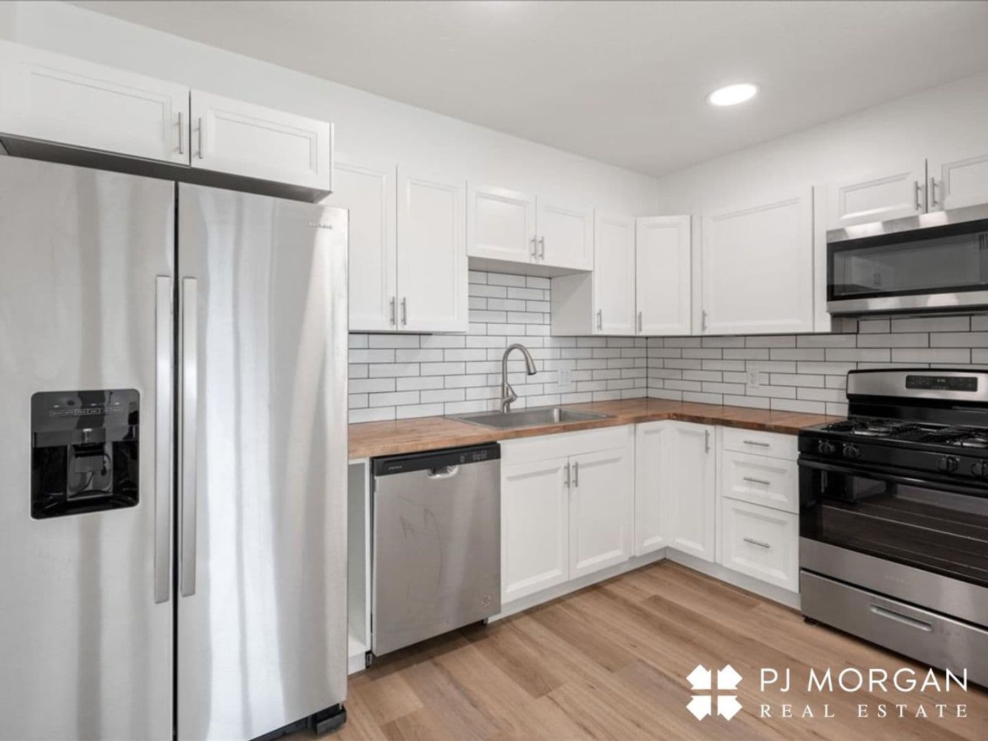 Omaha Apartment: 725 S. 37th St