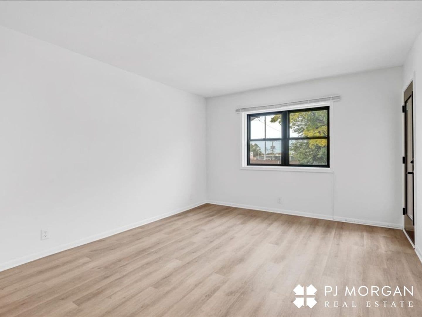 Omaha Apartment: 725 S. 37th St