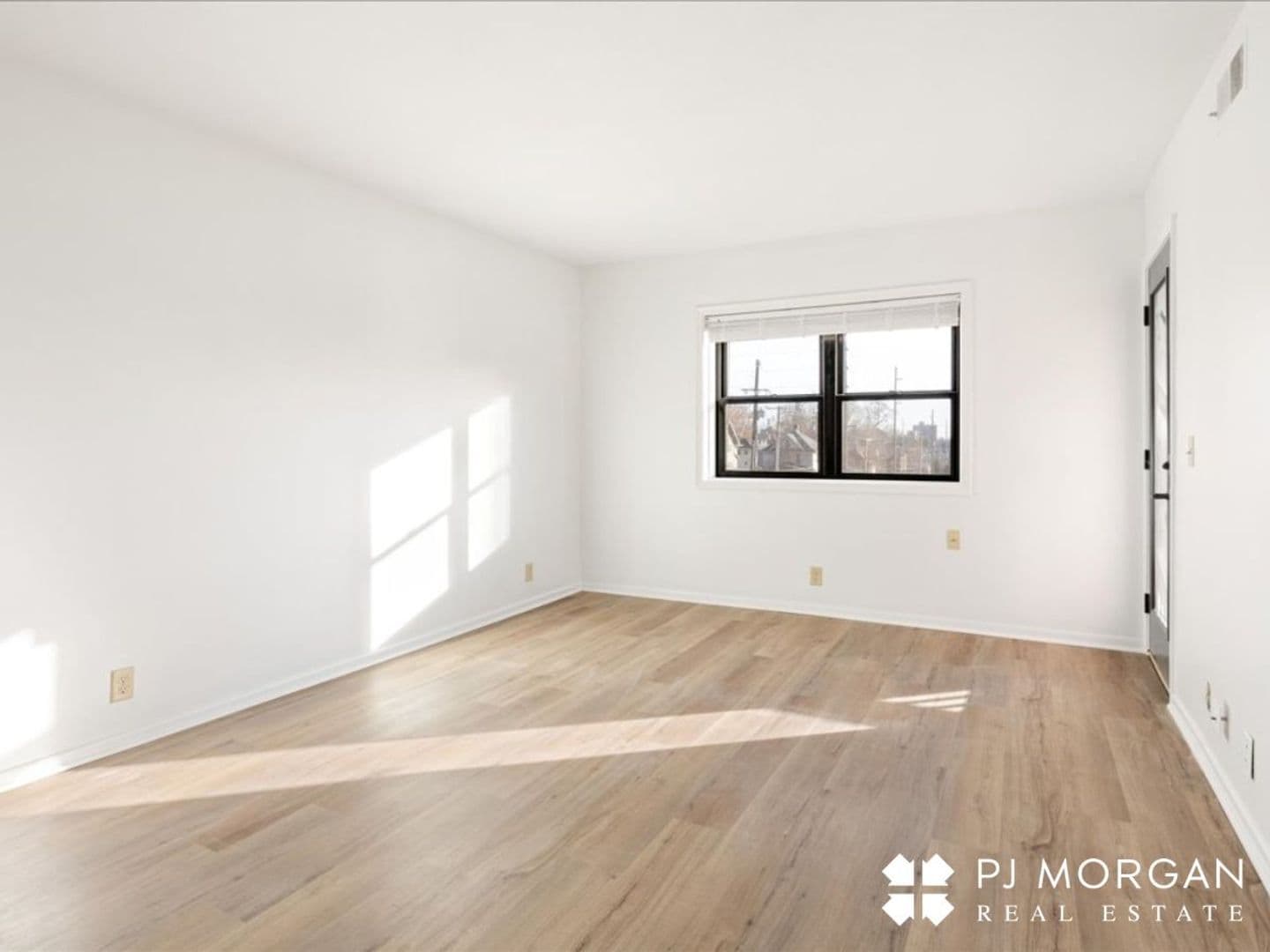 Omaha Apartment: 725 S. 37th St