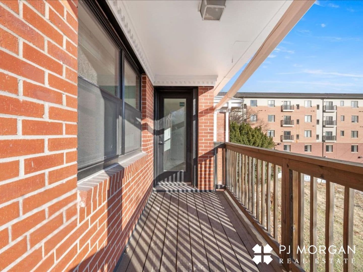 Omaha Apartment: 725 S. 37th St