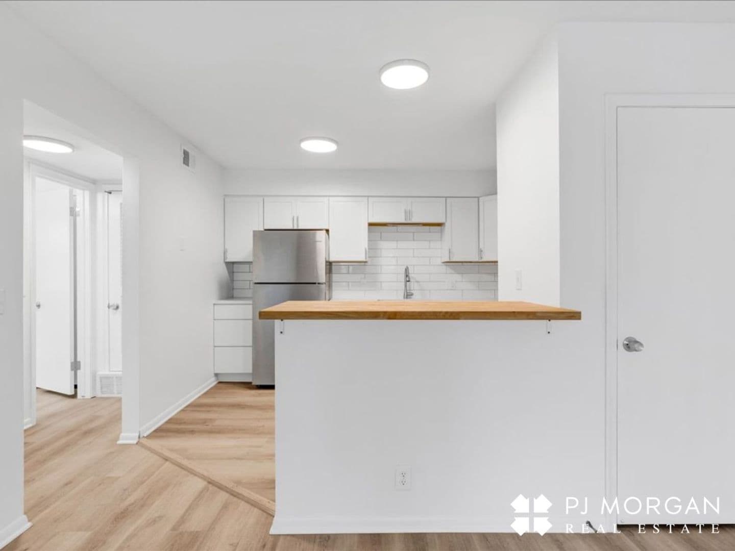 Omaha Apartment: 725 S. 37th St