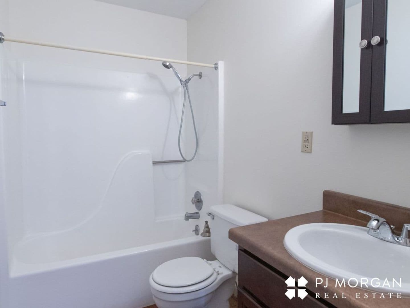 Omaha Apartment: 1402 1/2 S 13th St