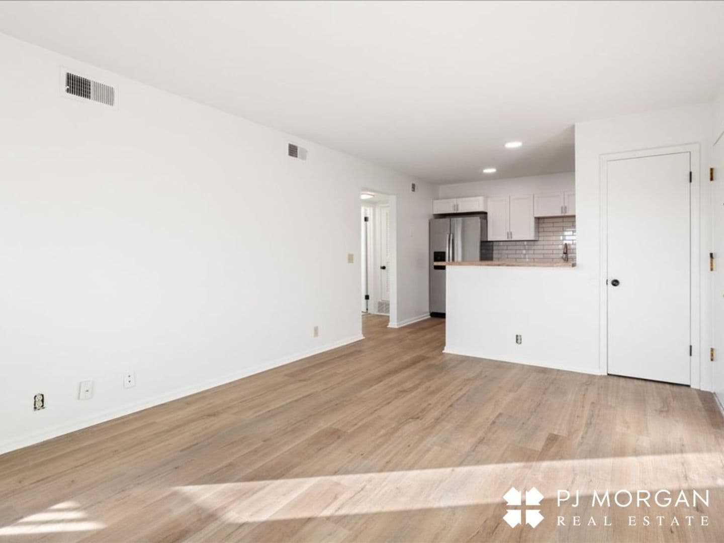 Omaha Apartment: 725 S. 37th St