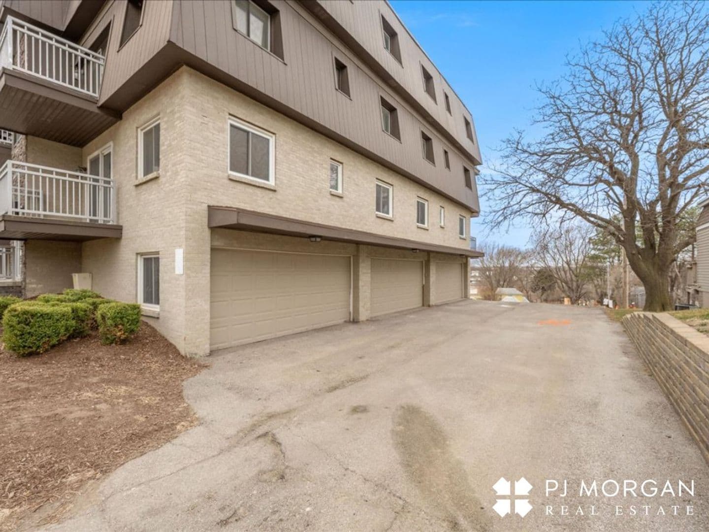 Omaha Apartment: 810 North 107th Avenue