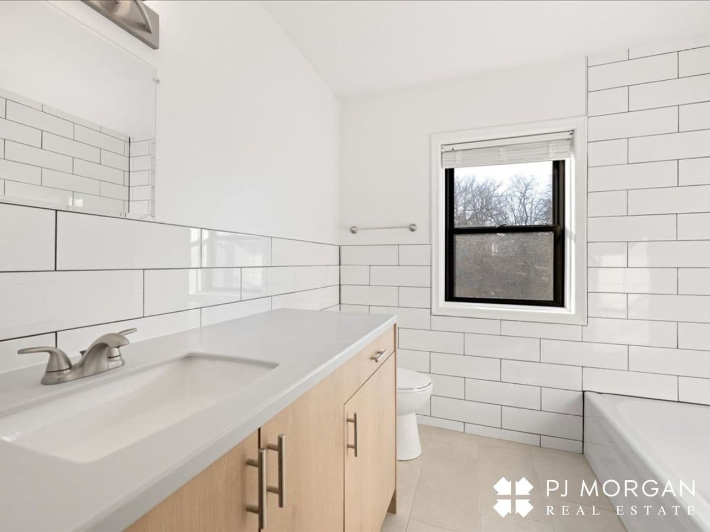 Omaha Apartment: 725 S. 37th St