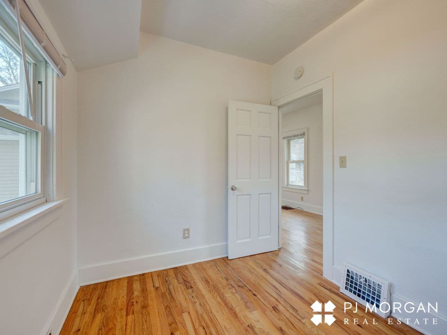 Omaha Apartment: 2122 S 35th Avenue