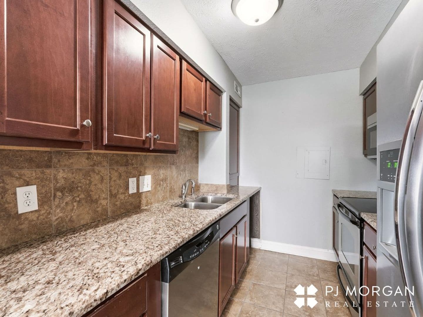 Omaha Apartment: 810 North 107th Avenue