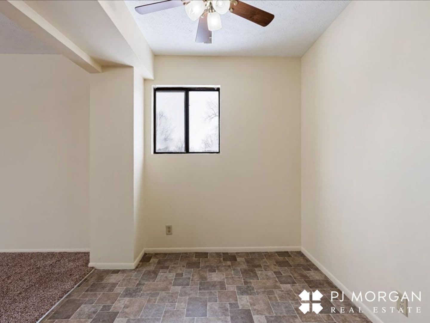 Omaha Apartment: 10808 Oakbrook Circle
