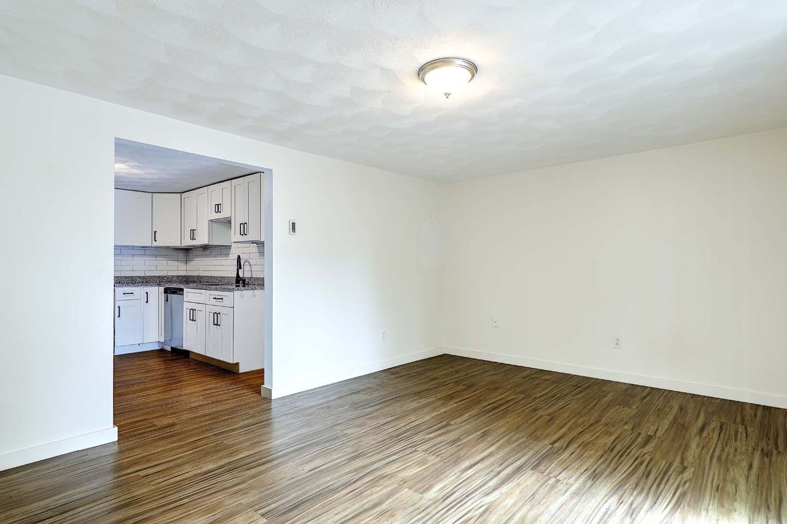 West Warwick Apartment: 855 Providence Street